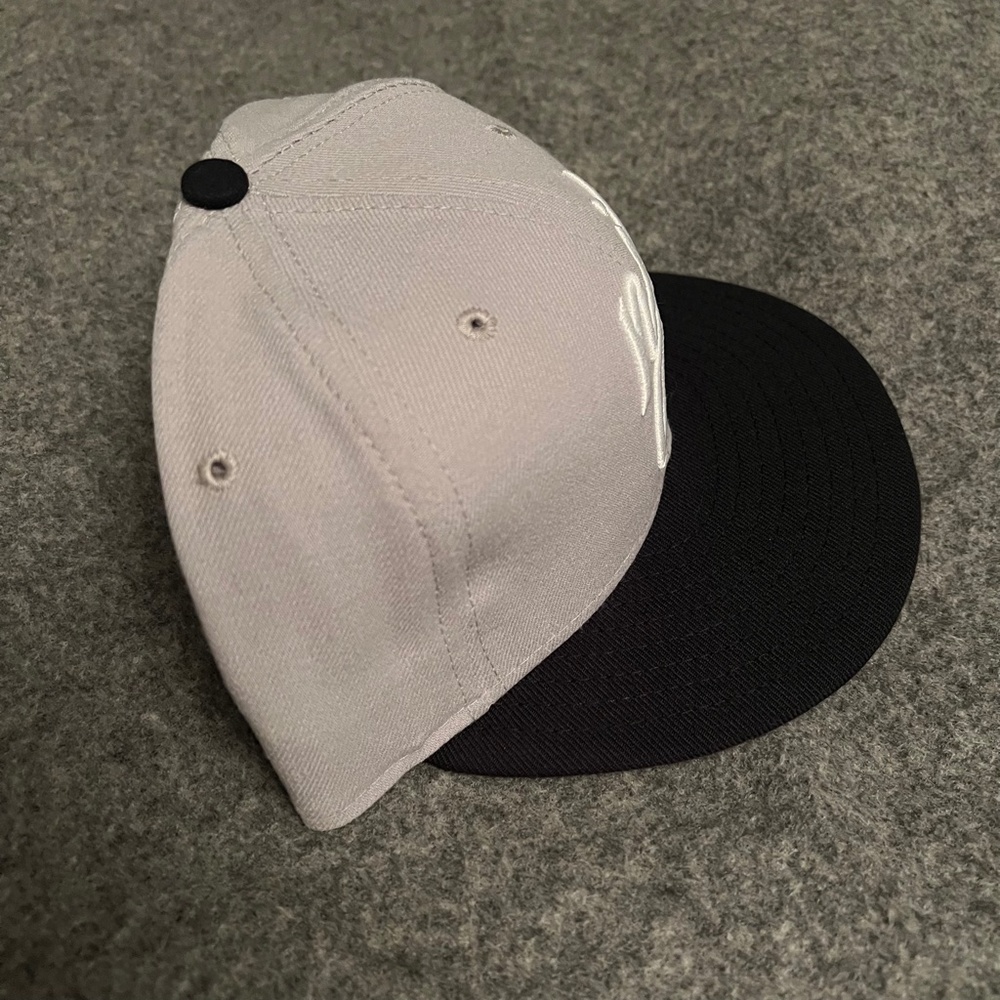 NEW JERSEY New Era 59Fifty "NJ Script" Fitted Hat Grey - Picture 2 of 10